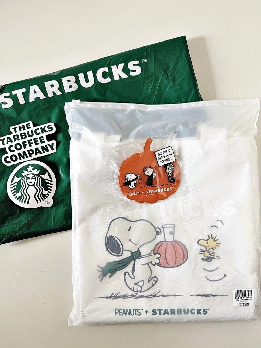 Starbucks Peanuts x Starbucks Limited Edition Snoopy Pumpkin Tote Bag & Pin Set